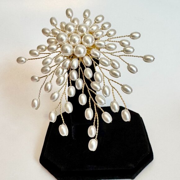 Handmade Gold Tone Wire French Style Faux Pearl Pin Brooch - Picture 1 of 7